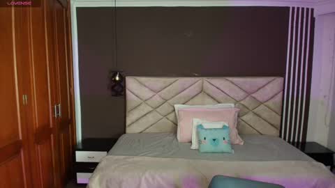 Raquel online show from 02/15/25, 11:39