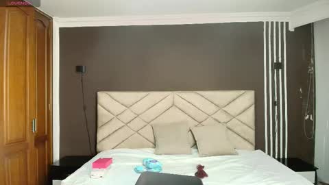 Raquel online show from 09/19/25, 12:06