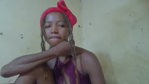 Snapshot of rasoanirinaa chatting on 04/28/26, 05:23 rasoanirinaa online show from 04/28/26, 05:23