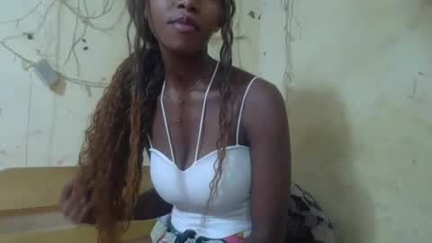 Snapshot of rasoanirinaa chatting on 05/06/26, 06:30 rasoanirinaa online show from 05/06/26, 06:30