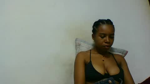 Snapshot of rasoelysca chatting on 12/14/25, 11:31 rasoelysca online show from 12/14/25, 11:31
