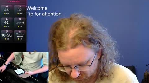 Snapshot of rathie chatting on 12/17/25, 01:17 rathie online show from 12/17/25, 01:17