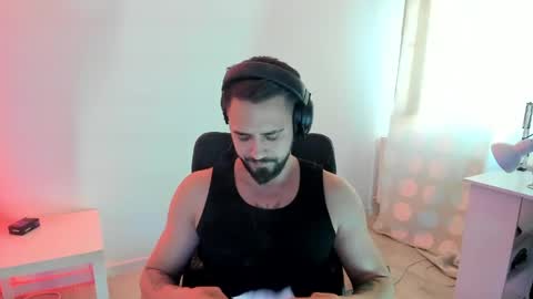 Snapshot of raulmaxel chatting on 05/05/26, 03:36 RaulMaxel online show from 05/05/26, 03:36