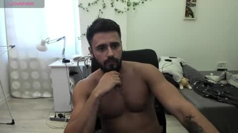 Snapshot of raulmaxel chatting on 07/06/26, 05:59 RaulMaxel online show from 07/06/26, 05:59