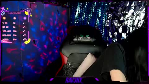   online show from 09/17/25, 08:38