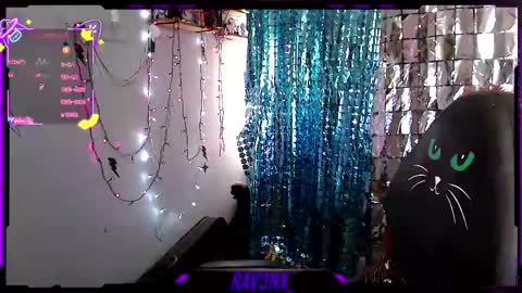 Snapshot of rav3nx_ chatting on 04/28/26, 10:15 online show from 04/28/26, 10:15