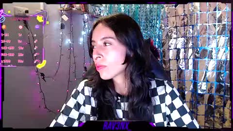 Snapshot of rav3nx_ chatting on 05/12/26, 10:51 online show from 05/12/26, 10:51