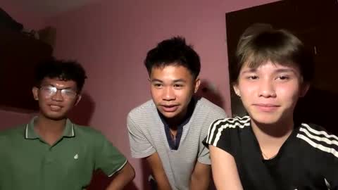 Snapshot of raven354 chatting on 02/20/25, 03:19 raven354 online show from 02/20/25, 03:19