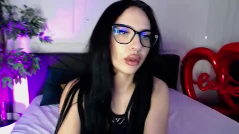 Snapshot of raven_foxxy chatting on 03/04/26, 07:03 Raven Foxxy online show from 03/04/26, 07:03