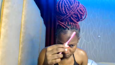 Snapshot of raven_luxe chatting on 05/11/26, 07:11 Raven online show from 05/11/26, 07:11