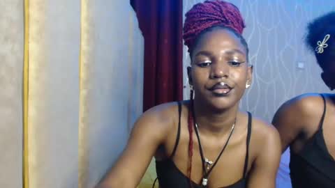 Snapshot of raven_luxe chatting on 05/14/26, 08:37 Raven online show from 05/14/26, 08:37