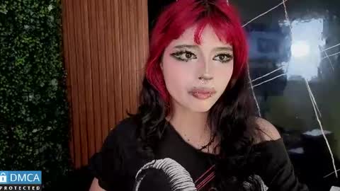 raven_rox_ online show from 06/23/26, 07:01