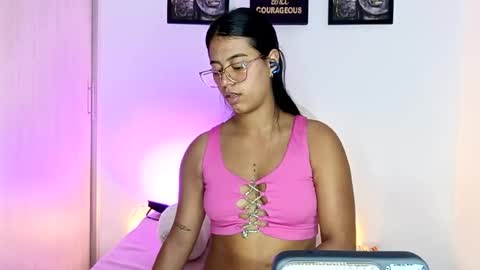 Snapshot of raven_stonee01 chatting on 06/21/26, 02:25 RAVEN online show from 06/21/26, 02:25