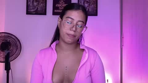Snapshot of raven_stonee01 chatting on 07/12/26, 04:36 RAVEN online show from 07/12/26, 04:36
