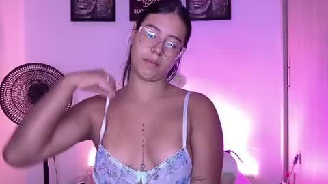 Snapshot of raven_stonee01 chatting on 07/14/26, 02:16 RAVEN online show from 07/14/26, 02:16