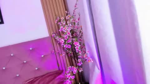 Snapshot of ravena_queen chatting on 05/27/26, 01:57 ravena_queen online show from 05/27/26, 01:57