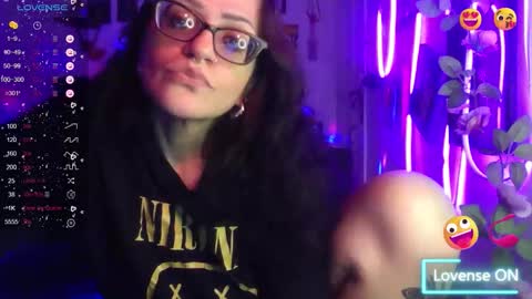 Snapshot of ravenandsin chatting on 09/08/25, 11:48 Raven online show from 09/08/25, 11:48