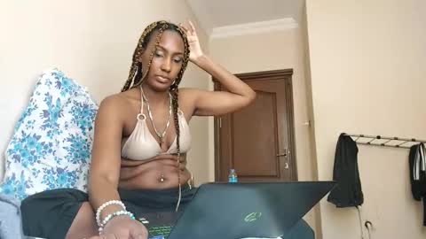 ravenbby online show from 05/17/26, 12:01