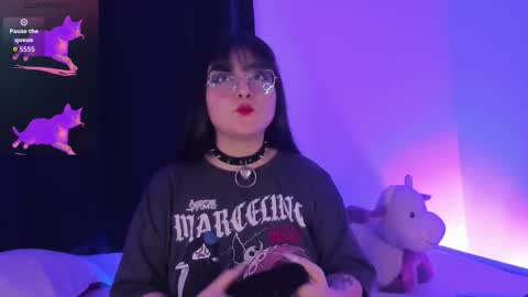 Snapshot of ravendark_666 chatting on 12/14/25, 02:17 Raven online show from 12/14/25, 02:17