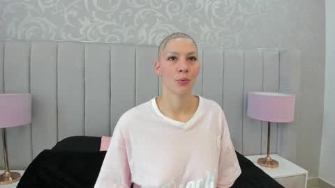 Snapshot of ravenfox_ chatting on 03/15/26, 02:23 Ravenfox online show from 03/15/26, 02:23