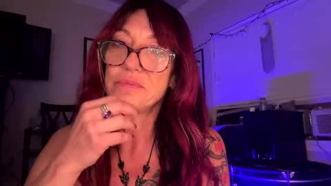 Snapshot of ravenoldschool11 chatting on 11/21/25, 02:54 Raven online show from 11/21/25, 02:54