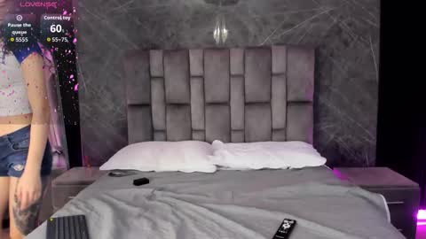 Snapshot of ravensinferno chatting on 10/30/25, 07:47 ravensinferno online show from 10/30/25, 07:47