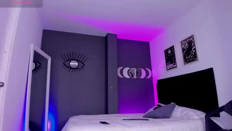 Raven Witch online show from 03/04/25, 09:22