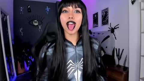 Raven Witch online show from 10/16/25, 10:33