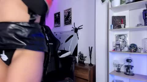 Raven Witch online show from 11/28/25, 08:11