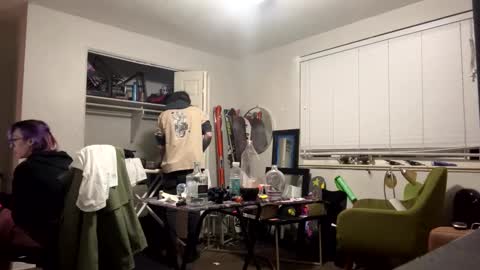 Snapshot of ravenxbeastie chatting on 02/08/25, 04:36 ravenxbeastie online show from 02/08/25, 04:36