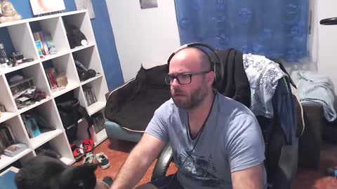 ravingr3d3 online show from 10/28/25, 11:18