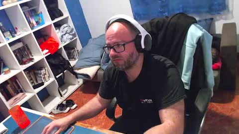 Snapshot of ravingr3d3 chatting on 05/09/26, 11:10 ravingr3d3 online show from 05/09/26, 11:10