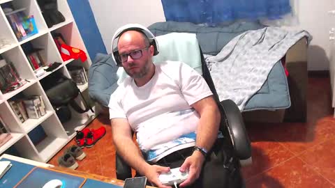 Snapshot of ravingr3d3 chatting on 05/12/26, 08:50 ravingr3d3 online show from 05/12/26, 08:50