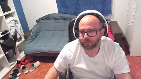 Snapshot of ravingr3d3 chatting on 05/14/26, 09:21 ravingr3d3 online show from 05/14/26, 09:21