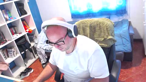 Snapshot of ravingr3d3 chatting on 05/20/26, 11:16 ravingr3d3 online show from 05/20/26, 11:16