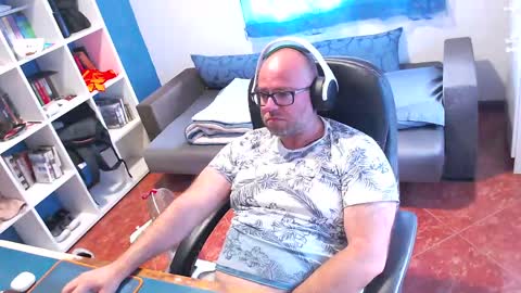 Snapshot of ravingr3d3 chatting on 05/24/26, 03:28 ravingr3d3 online show from 05/24/26, 03:28