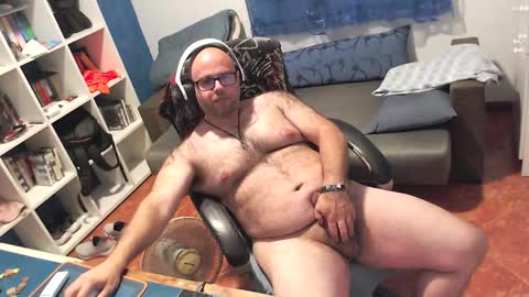 Snapshot of ravingr3d3 chatting on 05/25/26, 11:33 ravingr3d3 online show from 05/25/26, 11:33