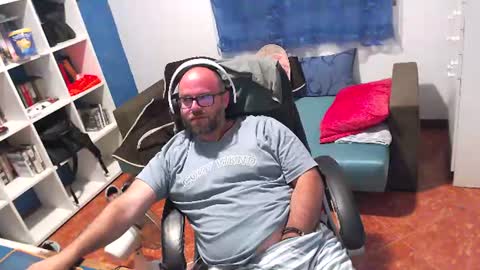 Snapshot of ravingr3d3 chatting on 06/10/26, 11:57 ravingr3d3 online show from 06/10/26, 11:57