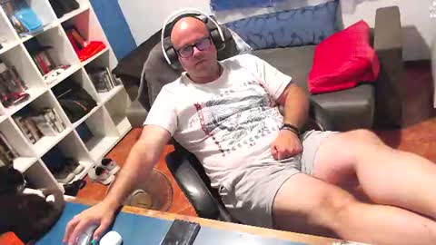 Snapshot of ravingr3d3 chatting on 06/15/26, 10:45 ravingr3d3 online show from 06/15/26, 10:45