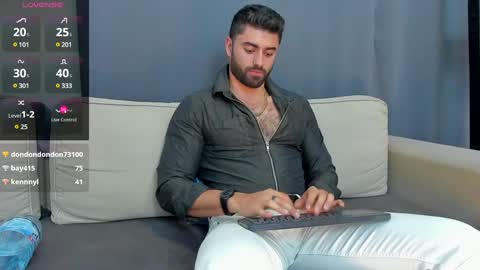 Snapshot of rawadam chatting on 12/03/24, 10:28 Adam online show from 12/03/24, 10:28