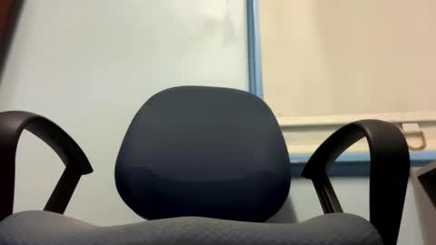 Snapshot of rawdillz121 chatting on 10/18/25, 10:16 Down under guy online show from 10/18/25, 10:16