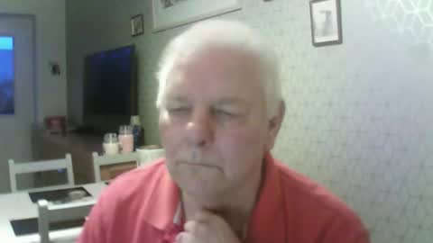 Snapshot of ray47 chatting on 01/11/26, 04:23 ray47 online show from 01/11/26, 04:23