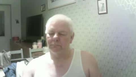 Snapshot of ray47 chatting on 01/13/26, 12:38 ray47 online show from 01/13/26, 12:38