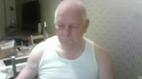 Snapshot of ray47 chatting on 03/10/26, 10:15 ray47 online show from 03/10/26, 10:15