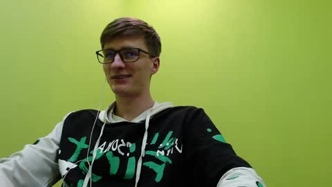 Snapshot of ray_booy chatting on 04/03/26, 07:45 Ray Booy online show from 04/03/26, 07:45