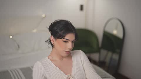 Rayvens online show from 11/25/25, 06:30