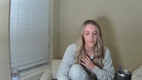 RayBabe online show from 09/20/25, 02:45