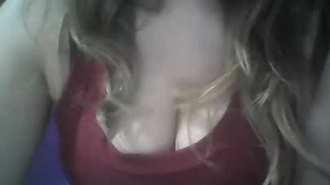 Snapshot of rayday_ chatting on 10/10/25, 09:36 rayday_ online show from 10/10/25, 09:36