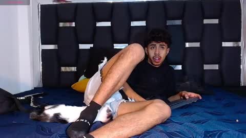 Snapshot of raydevil_ chatting on 02/18/25, 03:10 Rayn online show from 02/18/25, 03:10