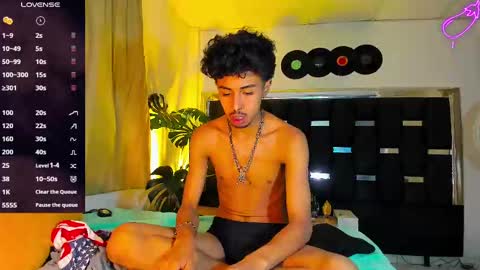 Snapshot of raydevil_ chatting on 02/22/25, 01:00 Rayn online show from 02/22/25, 01:00